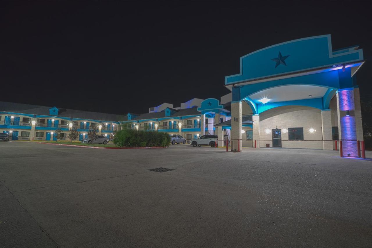 Hotel Bliss Kemah Exterior photo