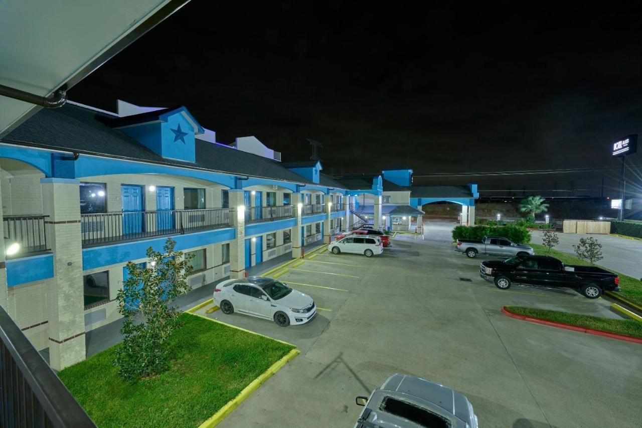 Hotel Bliss Kemah Exterior photo