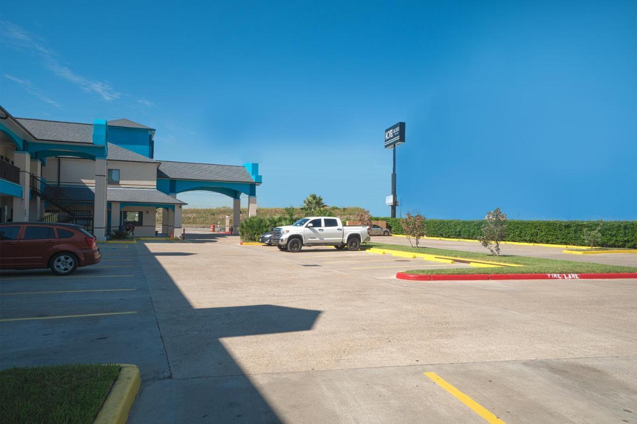 Hotel Bliss Kemah Exterior photo