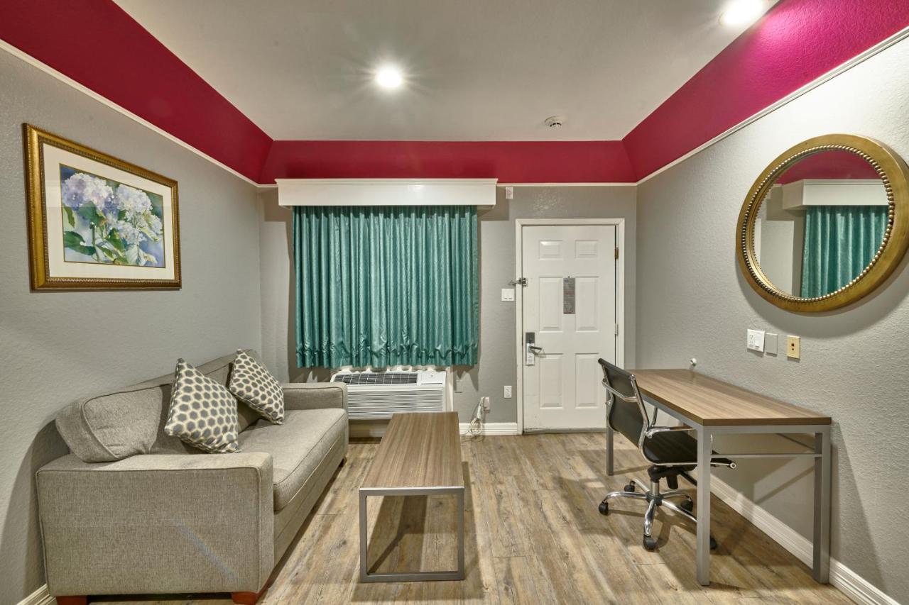 Hotel Bliss Kemah Exterior photo
